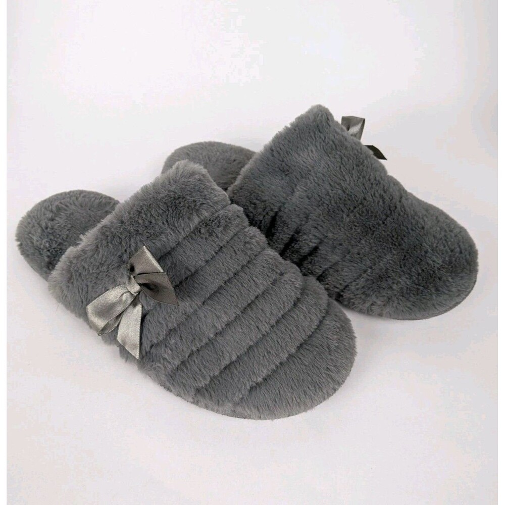 Isotoner Women's Faux Fur Lined Slippers Size 8.5 9 US Gray Comfort Bow Furry